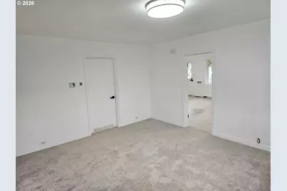 365 Bryan St, Woodburn, OR 97071 - Photo 12