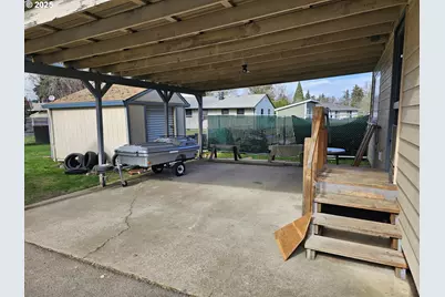 365 Bryan St, Woodburn, OR 97071 - Photo 10