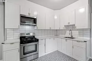 10505 NW 2nd St, Portland, OR 97231 - Photo 8