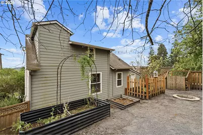 10505 NW 2nd St, Portland, OR 97231 - Photo 6
