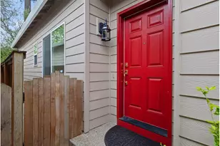 8830 SW Maple Ct, Portland, OR 97223 - Photo 4