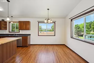 911 Poplar Dr, Dallesport, WA 98617 - Photo 14