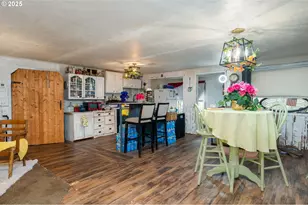 30210 N Santiam Hwy, Mill City, OR 97360 - Photo 20