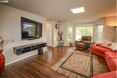 1734 NE Shale Ct, Roseburg, OR 97470 - Photo 10