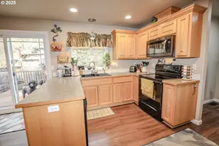 1734 NE Shale Ct, Roseburg, OR 97470 - Photo 18