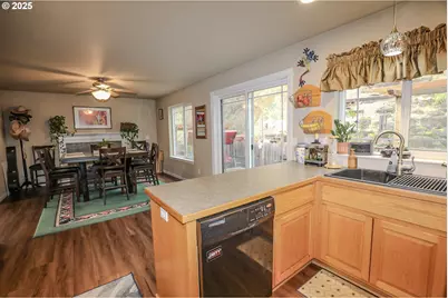 1734 NE Shale Ct, Roseburg, OR 97470 - Photo 24