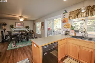 1734 NE Shale Ct, Roseburg, OR 97470 - Photo 24