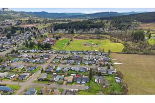 2075 Bryant Ave, Cottage Grove, OR 97424 - Photo 28