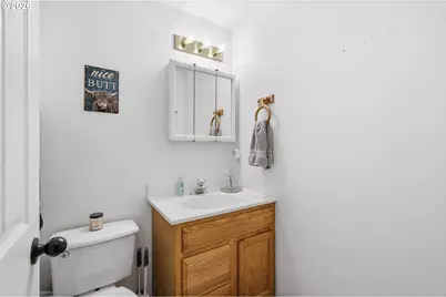 2075 Bryant Ave, Cottage Grove, OR 97424 - Photo 20