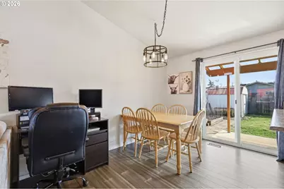 2075 Bryant Ave, Cottage Grove, OR 97424 - Photo 10