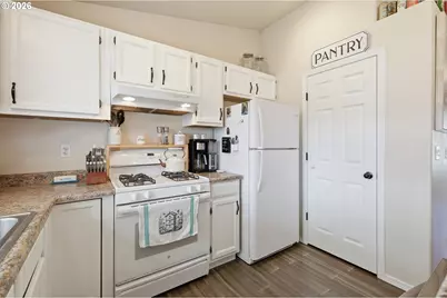 2075 Bryant Ave, Cottage Grove, OR 97424 - Photo 12