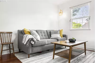 9585 N Polk Ave, Portland, OR 97203 - Photo 8