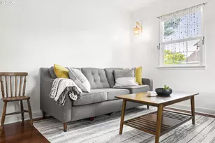 9585 N Polk Ave, Portland, OR 97203 - Photo 8