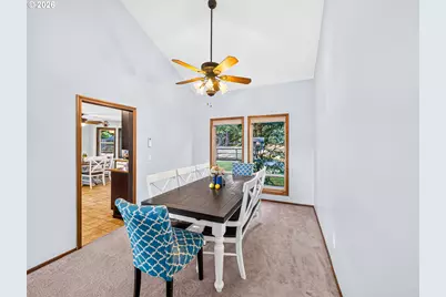 987 NE 5th Dr, Hillsboro, OR 97124 - Photo 8