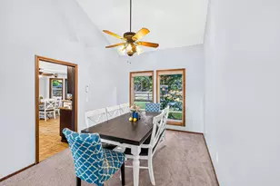 987 NE 5th Dr, Hillsboro, OR 97124 - Photo 8