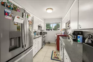 1802 NE Hogan Dr, Gresham, OR 97030 - Photo 10