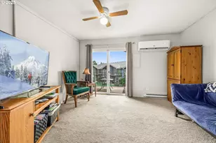 1802 NE Hogan Dr, Gresham, OR 97030 - Photo 16