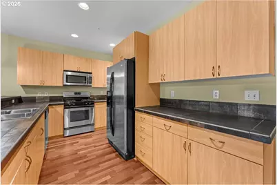7534 N Burlington Ave, Portland, OR 97203 - Photo 10