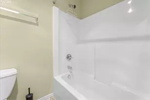 7534 N Burlington Ave, Portland, OR 97203 - Photo 34