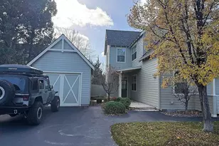 11122 Bunk House Ln, Redmond, OR 97756 - Photo 1