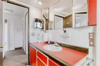 2020 NE 102nd Ave, Portland, OR 97220 - Photo 20