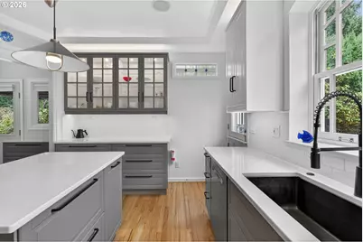 1638 SW Upland Dr, Portland, OR 97221 - Photo 12