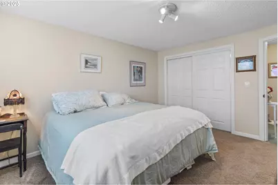 7693 SE Strawberry Ln, Milwaukie, OR 97267 - Photo 32