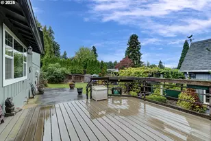 7693 SE Strawberry Ln, Milwaukie, OR 97267 - Photo 10