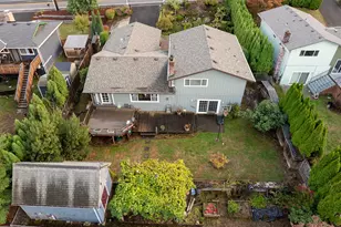 7693 SE Strawberry Ln, Milwaukie, OR 97267 - Photo 8