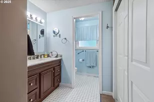 7693 SE Strawberry Ln, Milwaukie, OR 97267 - Photo 30