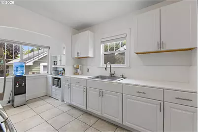 985 Madison St NE, Salem, OR 97301 - Photo 8
