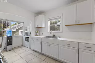 985 Madison St NE, Salem, OR 97301 - Photo 8
