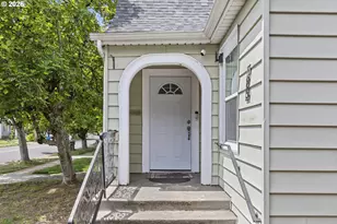 985 Madison St NE, Salem, OR 97301 - Photo 2