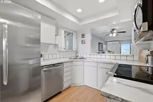 11721 SW Boones Bend Dr, Beaverton, OR 97008 - Photo 4