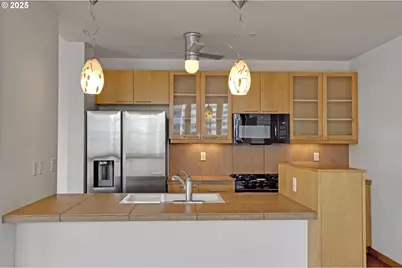 1030 NW Johnson St #521, Portland, OR 97209 - Photo 20
