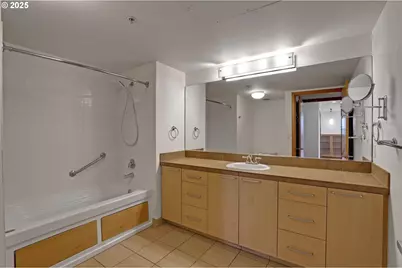 1030 NW Johnson St #521, Portland, OR 97209 - Photo 32