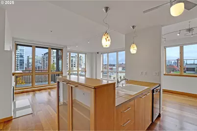 1030 NW Johnson St #521, Portland, OR 97209 - Photo 24