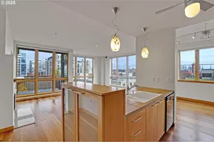 1030 NW Johnson St, Portland, OR 97209 - Photo 24