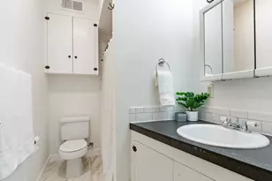 1811 NW Couch St, Portland, OR 97209 - Photo 12