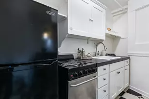 1811 NW Couch St, Portland, OR 97209 - Photo 4