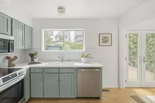 3715 SE Lexington St, Portland, OR 97202 - Photo 8