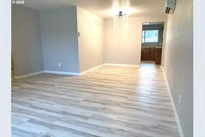 6875 B St, Springfield, OR 97478 - Photo 2