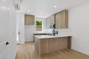 6185 N Albina Ave, Portland, OR 97217 - Photo 2