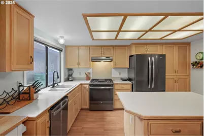 15104 NE Brazee St, Portland, OR 97230 - Photo 8