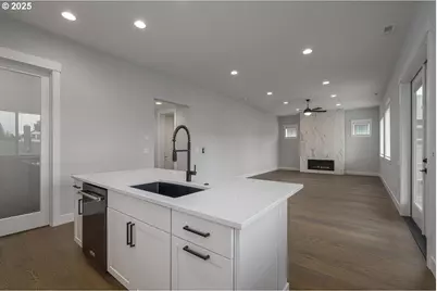 15201 SE Towers Ter, Milwaukie, OR 97267 - Photo 8
