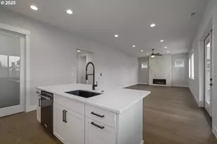 15201 S E Towers Ter, Milwaukie, OR 97267 - Photo 8