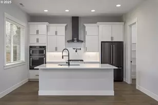 15201 S E Towers Ter, Milwaukie, OR 97267 - Photo 10