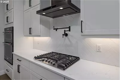 15201 SE Towers Ter, Milwaukie, OR 97267 - Photo 14