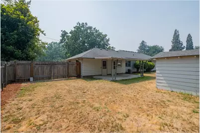815 Church St, Woodburn, OR 97071 - Photo 36