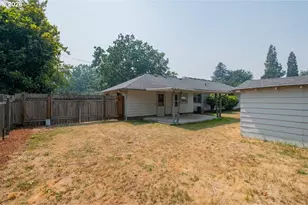 815 Church St, Woodburn, OR 97071 - Photo 36